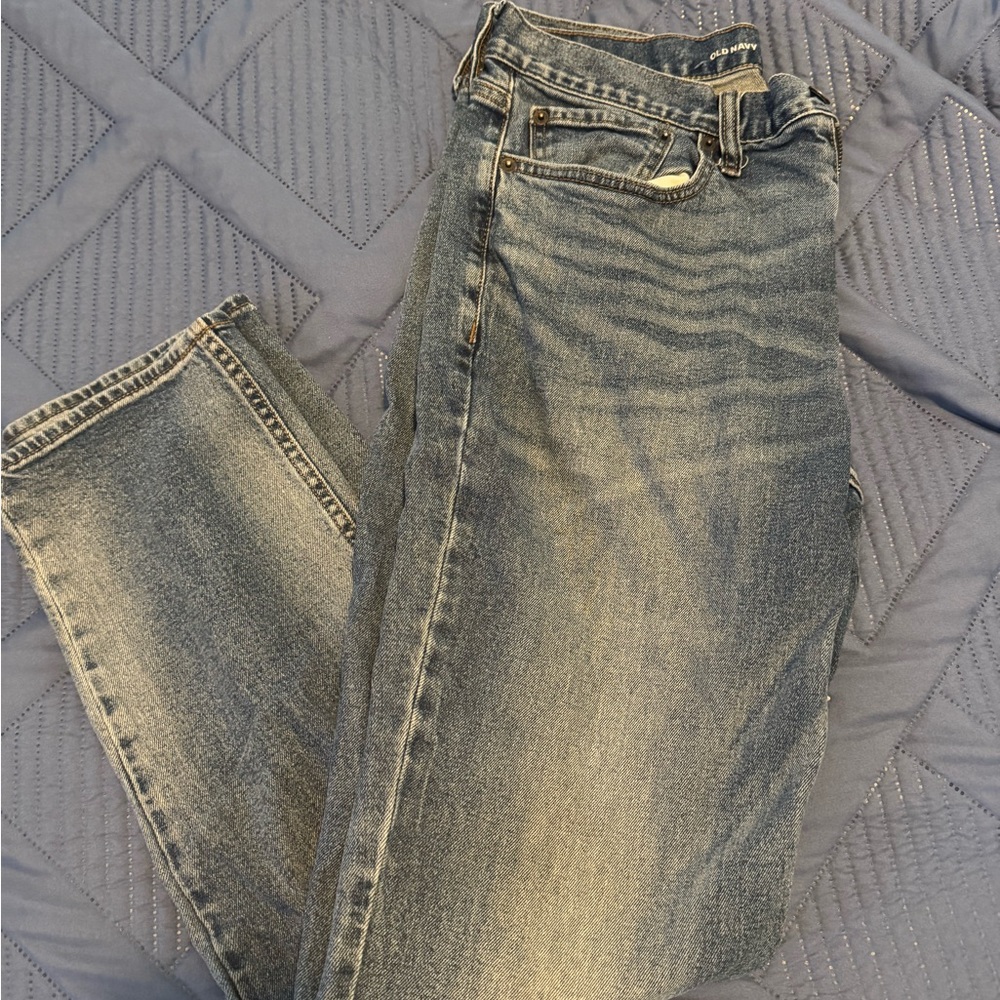 Old Navy Men's “athletic taper” 33x32.